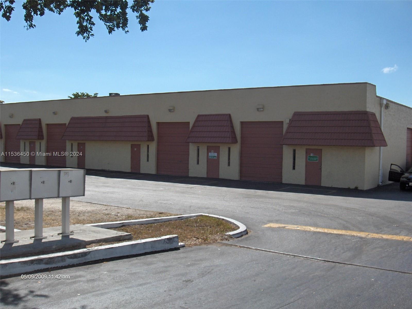 10890 QUAIL ROOST DR, Miami, FL 33157, ,Commercial Lease,For Sale,SOUTH DADE CANAL CO,QUAIL ROOST DR,A11536450