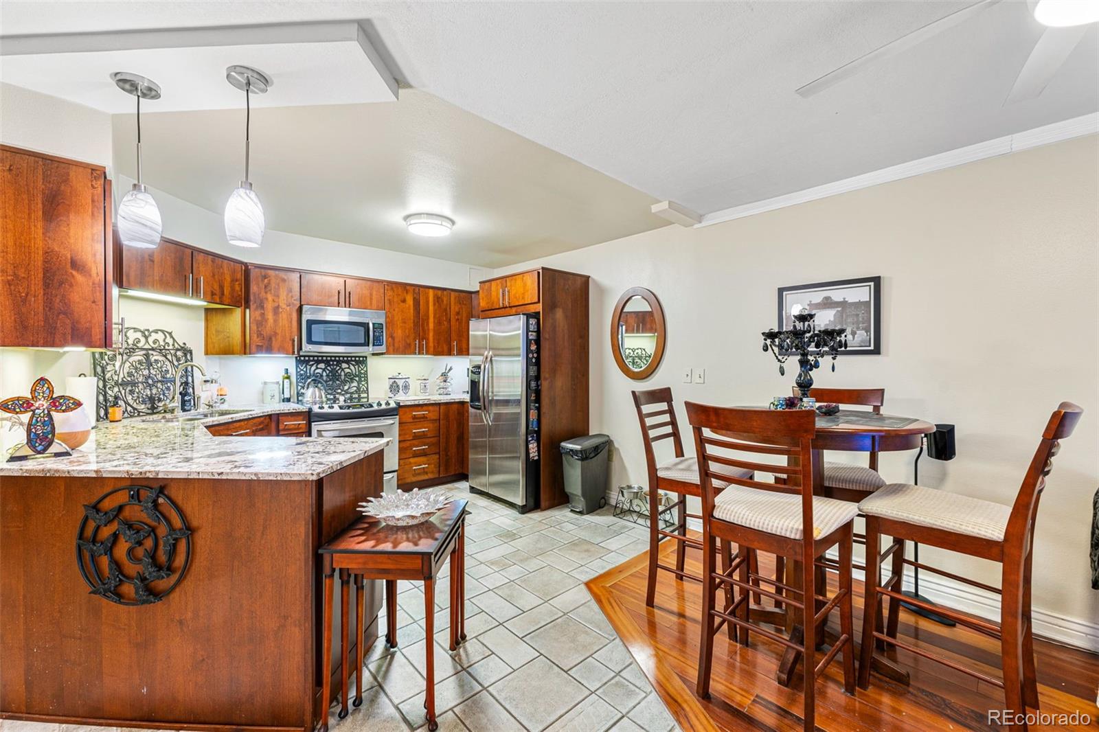 1625 Larimer Street #1008, Denver, CO 80202, 1 Bedroom Bedrooms, ,2 BathroomsBathrooms,Residential,For Sale,Barclay Towers,Larimer,REC7337593