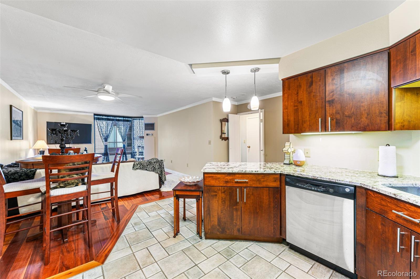 1625 Larimer Street #1008, Denver, CO 80202, 1 Bedroom Bedrooms, ,2 BathroomsBathrooms,Residential,For Sale,Barclay Towers,Larimer,REC7337593