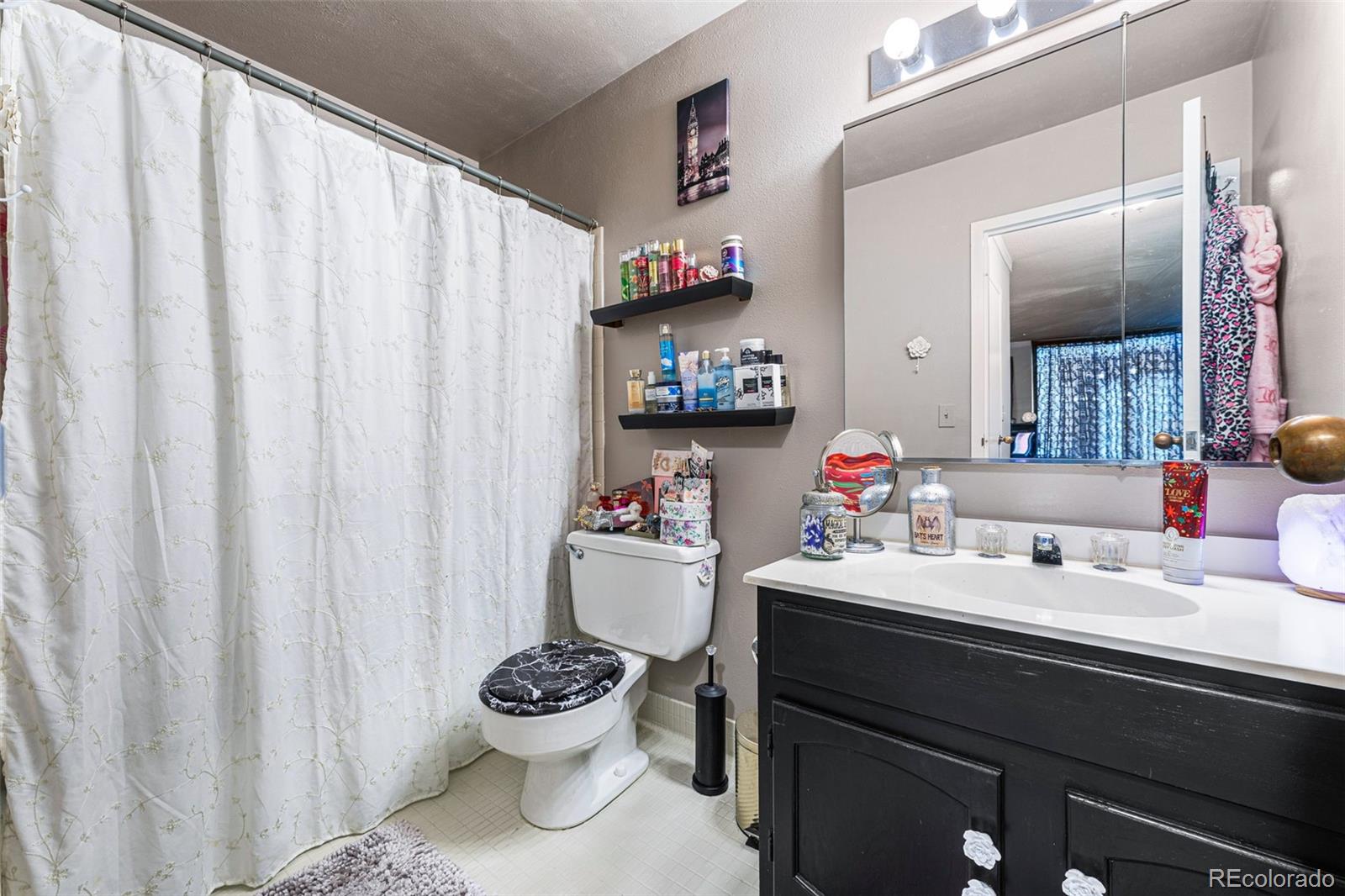 1625 Larimer Street #1008, Denver, CO 80202, 1 Bedroom Bedrooms, ,2 BathroomsBathrooms,Residential,For Sale,Barclay Towers,Larimer,REC7337593