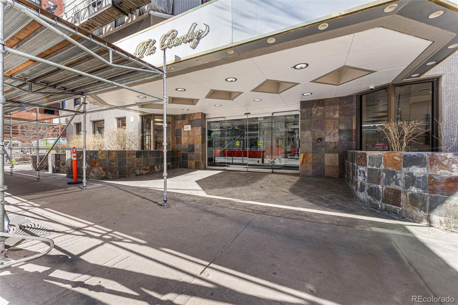 1625 Larimer Street #1008, Denver, CO 80202, 1 Bedroom Bedrooms, ,2 BathroomsBathrooms,Residential,For Sale,Barclay Towers,Larimer,REC7337593