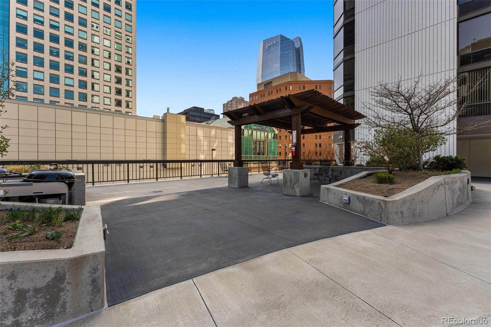 1625 Larimer Street #1008, Denver, CO 80202, 1 Bedroom Bedrooms, ,2 BathroomsBathrooms,Residential,For Sale,Barclay Towers,Larimer,REC7337593