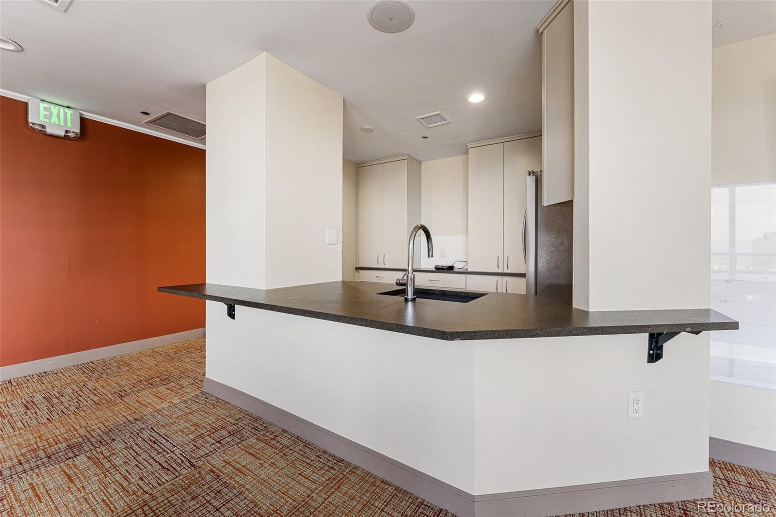 1625 Larimer Street #1008, Denver, CO 80202, 1 Bedroom Bedrooms, ,2 BathroomsBathrooms,Residential,For Sale,Barclay Towers,Larimer,REC7337593