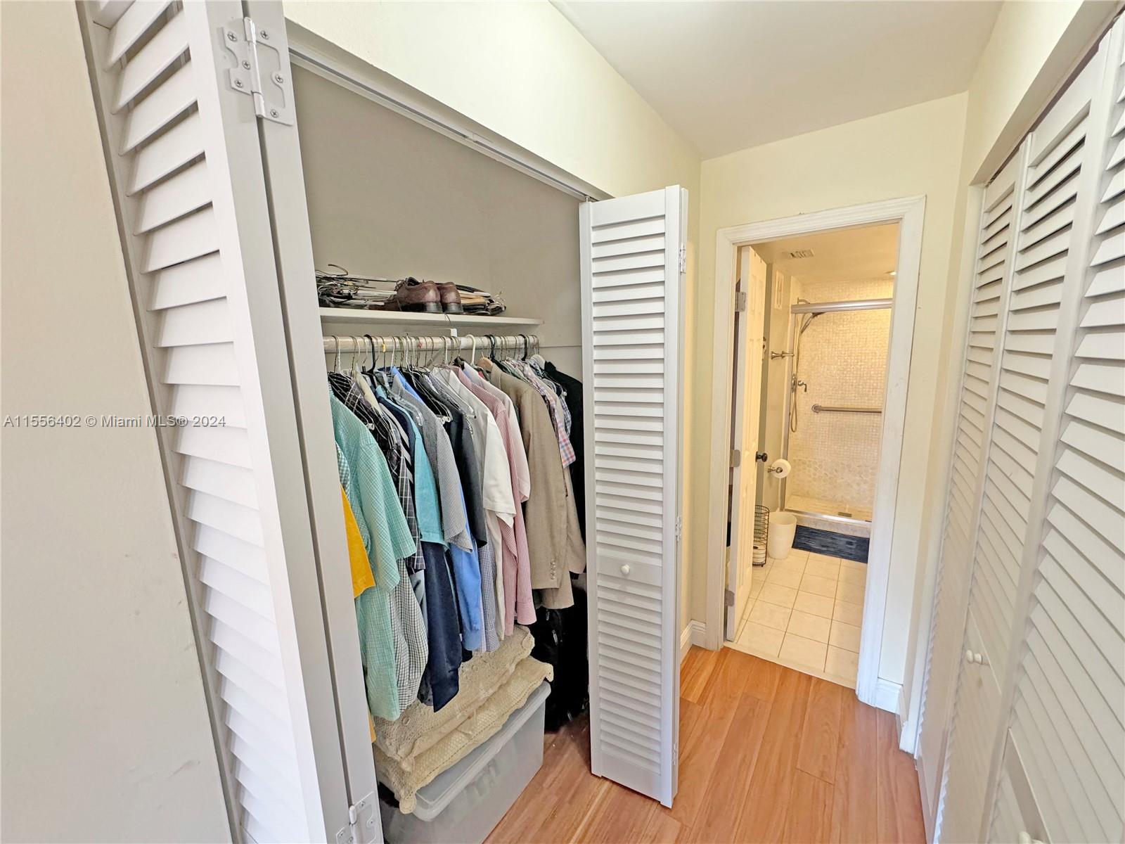 hall way to master bath