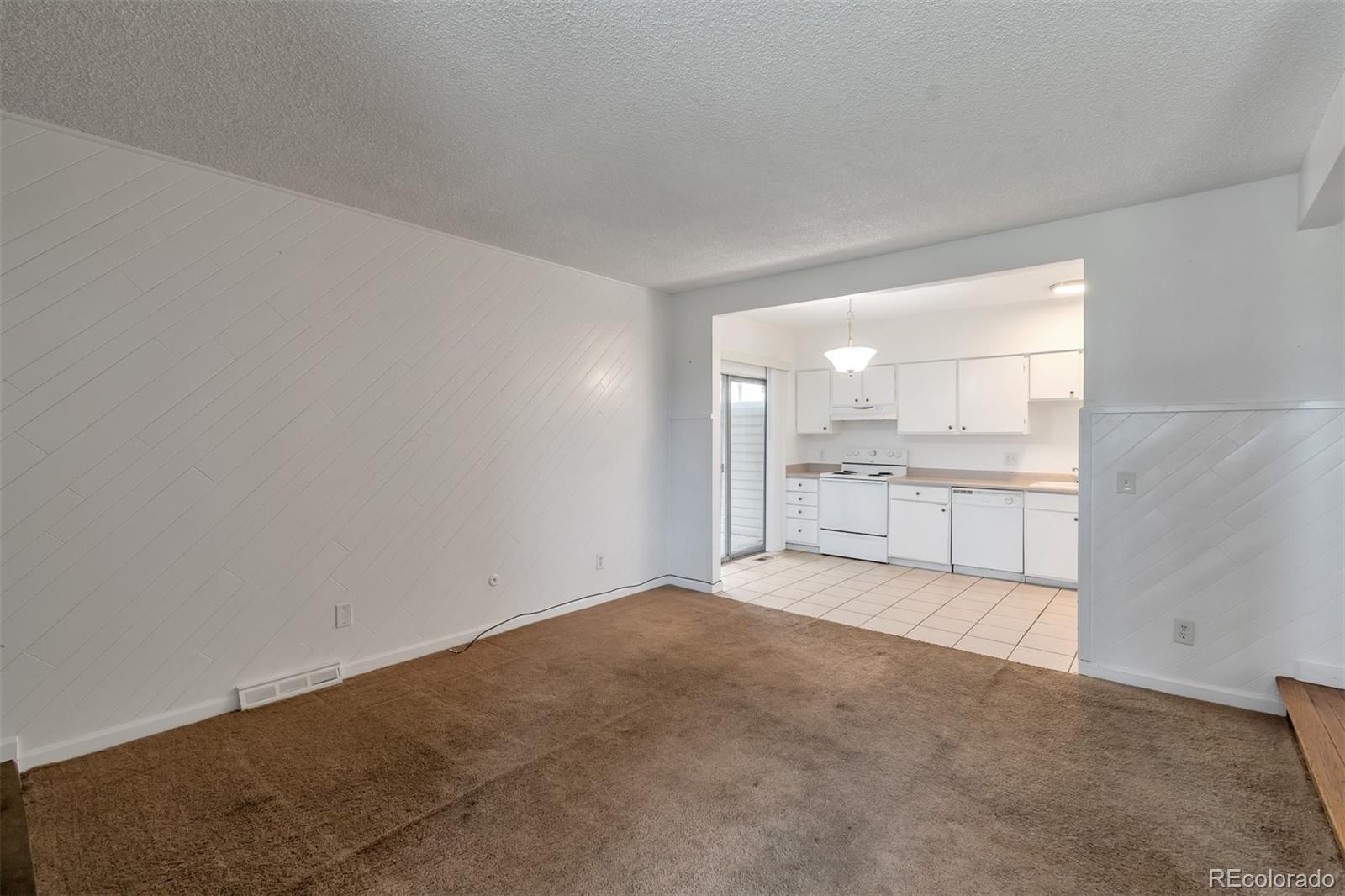 13657 Yale Avenue #A, Aurora, CO 80014, 2 Bedrooms Bedrooms, ,2 BathroomsBathrooms,Residential,For Sale,Yale,REC2641081