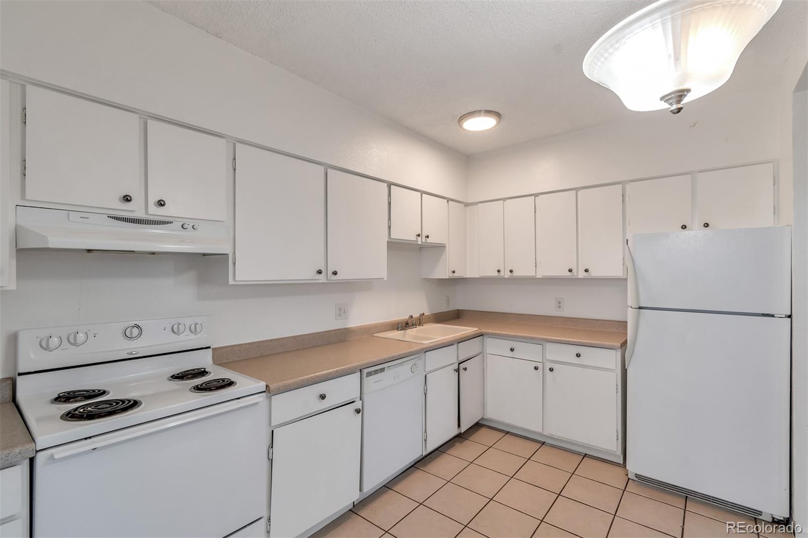 13657 Yale Avenue #A, Aurora, CO 80014, 2 Bedrooms Bedrooms, ,2 BathroomsBathrooms,Residential,For Sale,Yale,REC2641081