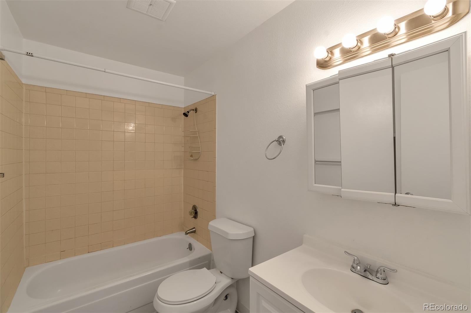 13657 Yale Avenue #A, Aurora, CO 80014, 2 Bedrooms Bedrooms, ,2 BathroomsBathrooms,Residential,For Sale,Yale,REC2641081