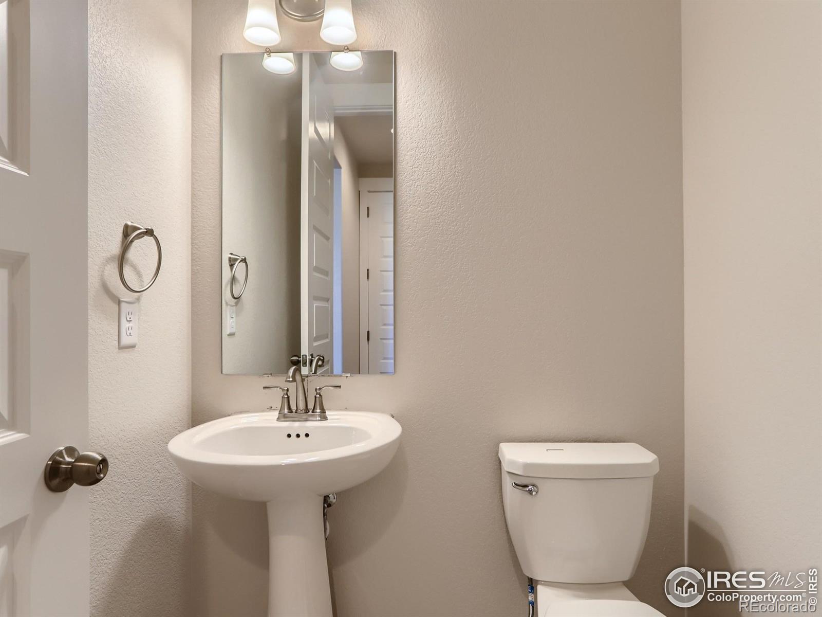 1815 Windfall Drive, Windsor, CO 80550, 5 Bedrooms Bedrooms, ,4 BathroomsBathrooms,Residential,For Sale,Windfall,RECIR983051