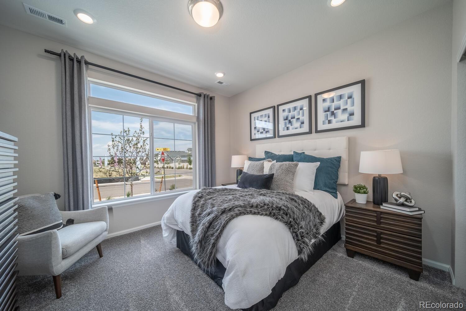 Aurora, CO 80019, 2 Bedrooms Bedrooms, ,2 BathroomsBathrooms,Residential,For Sale,REC6575602