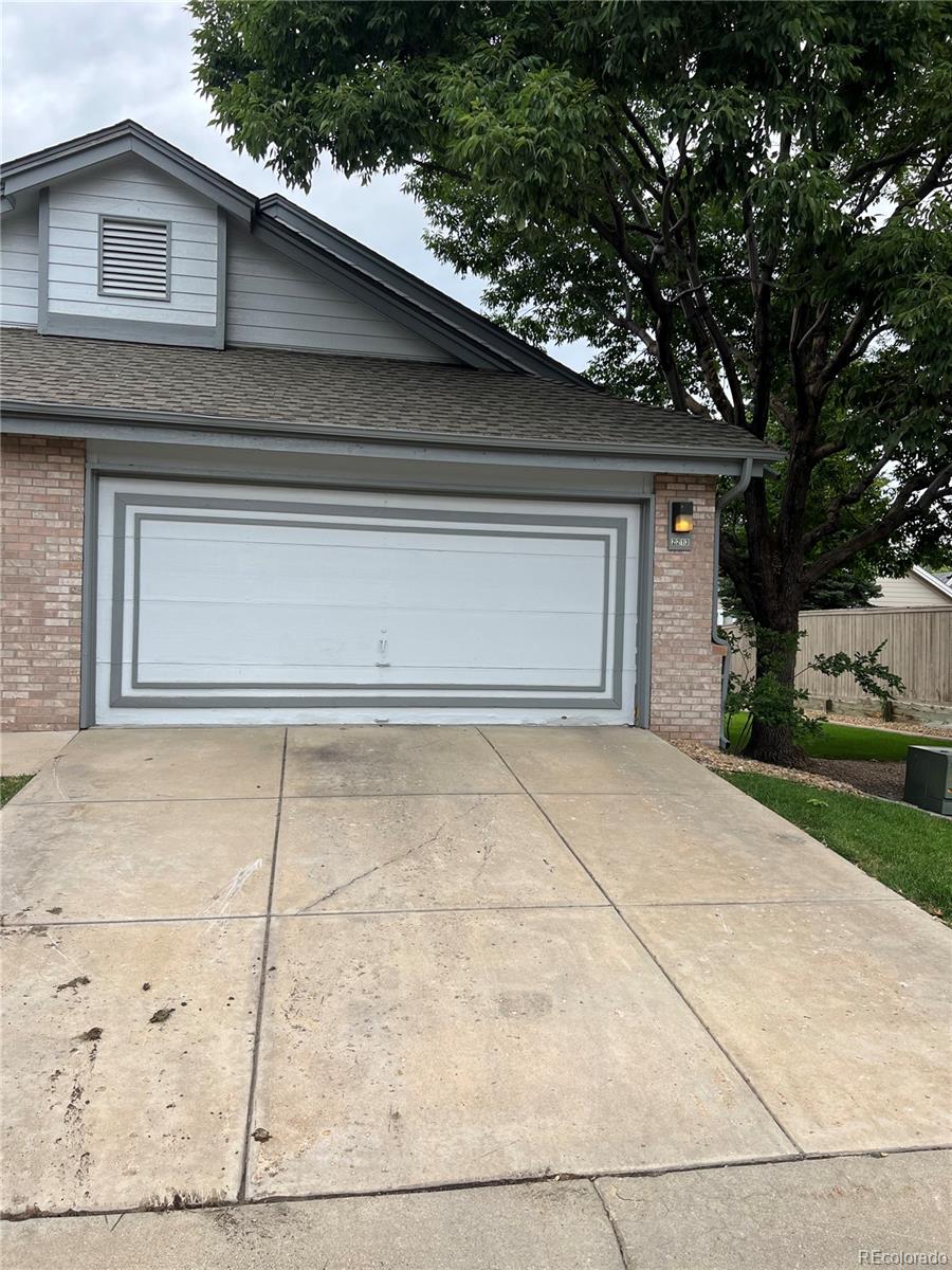 2213 S Kingston Court, Aurora, CO 80014, 3 Bedrooms Bedrooms, ,2 BathroomsBathrooms,Residential,For Sale,Kingston,REC2709518