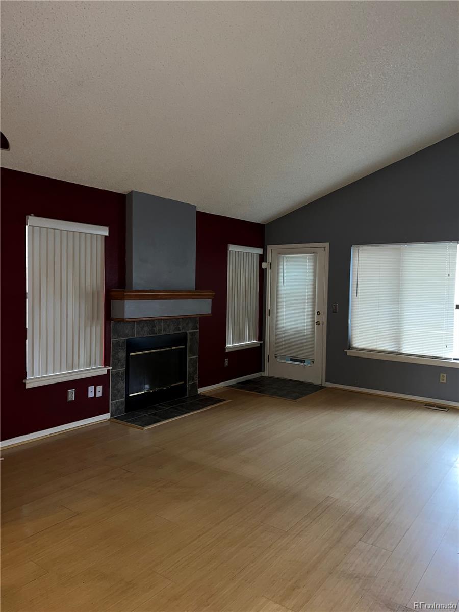 2213 S Kingston Court, Aurora, CO 80014, 3 Bedrooms Bedrooms, ,2 BathroomsBathrooms,Residential,For Sale,Kingston,REC2709518