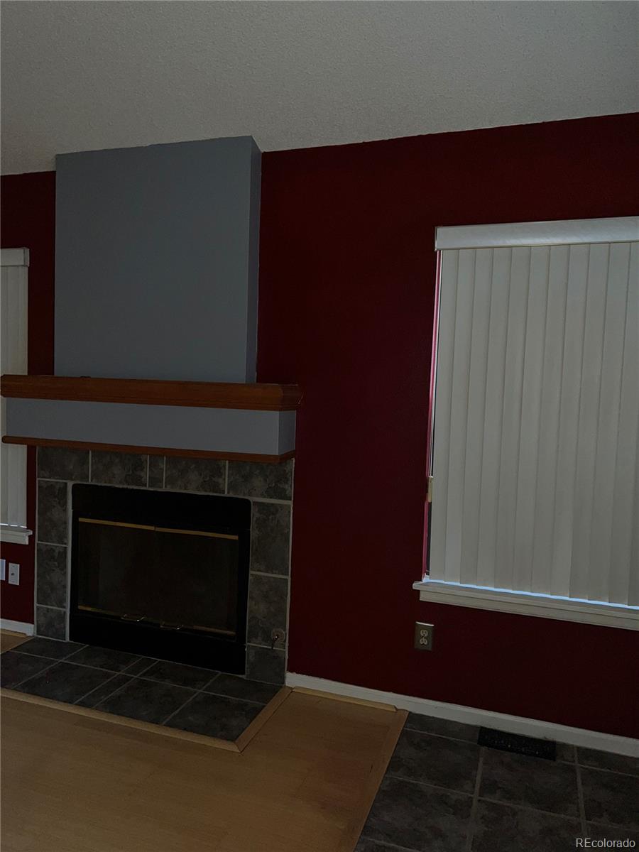 2213 S Kingston Court, Aurora, CO 80014, 3 Bedrooms Bedrooms, ,2 BathroomsBathrooms,Residential,For Sale,Kingston,REC2709518