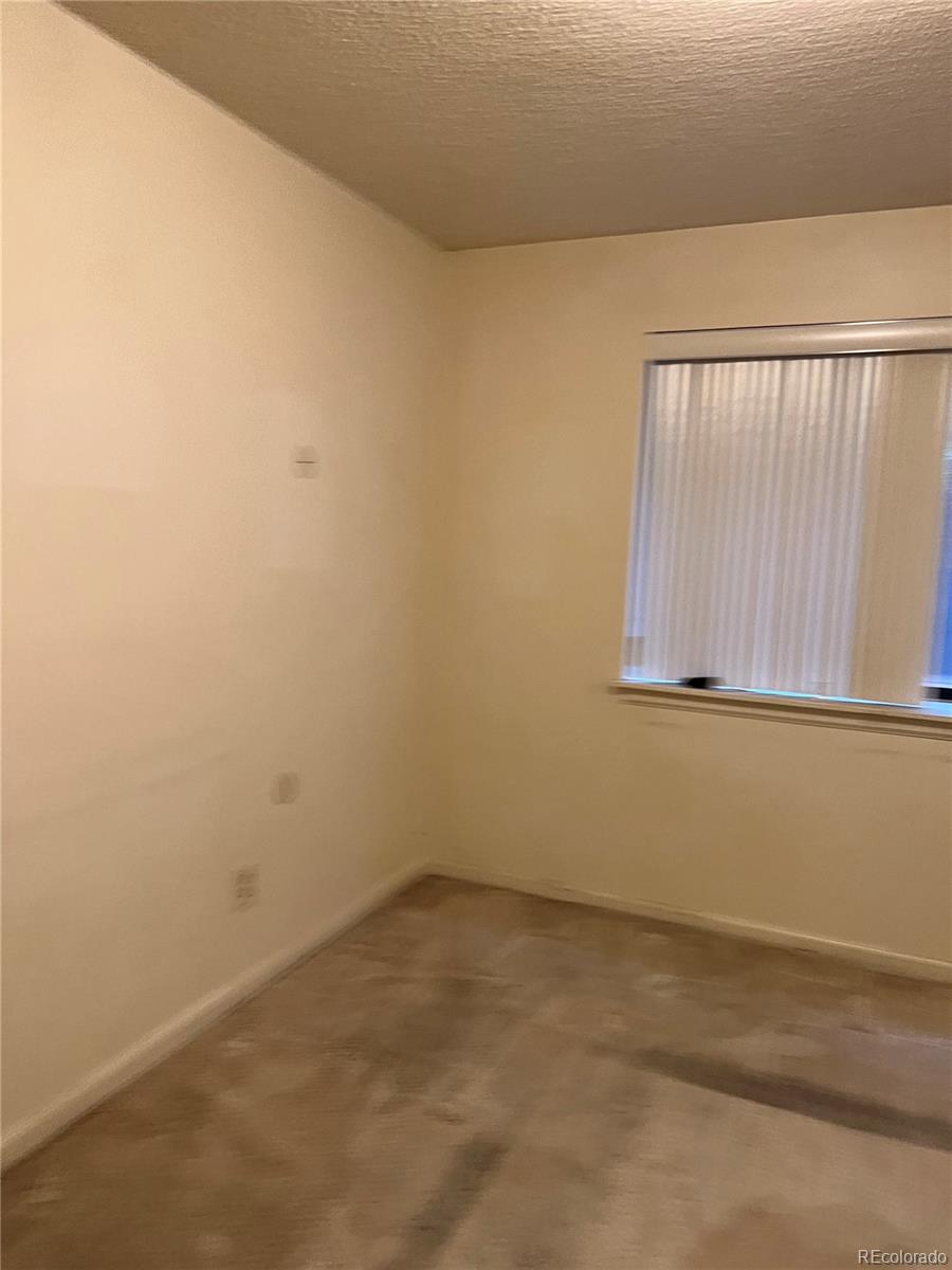 2213 S Kingston Court, Aurora, CO 80014, 3 Bedrooms Bedrooms, ,2 BathroomsBathrooms,Residential,For Sale,Kingston,REC2709518