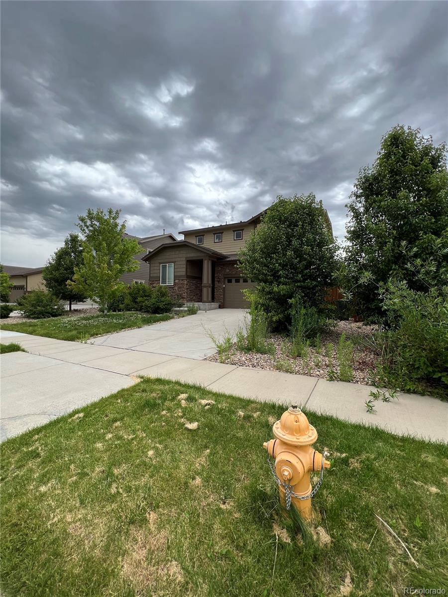 25605 E Maple Place, Aurora, CO 80018, 4 Bedrooms Bedrooms, ,3 BathroomsBathrooms,Residential,For Sale,Maple,REC5959994