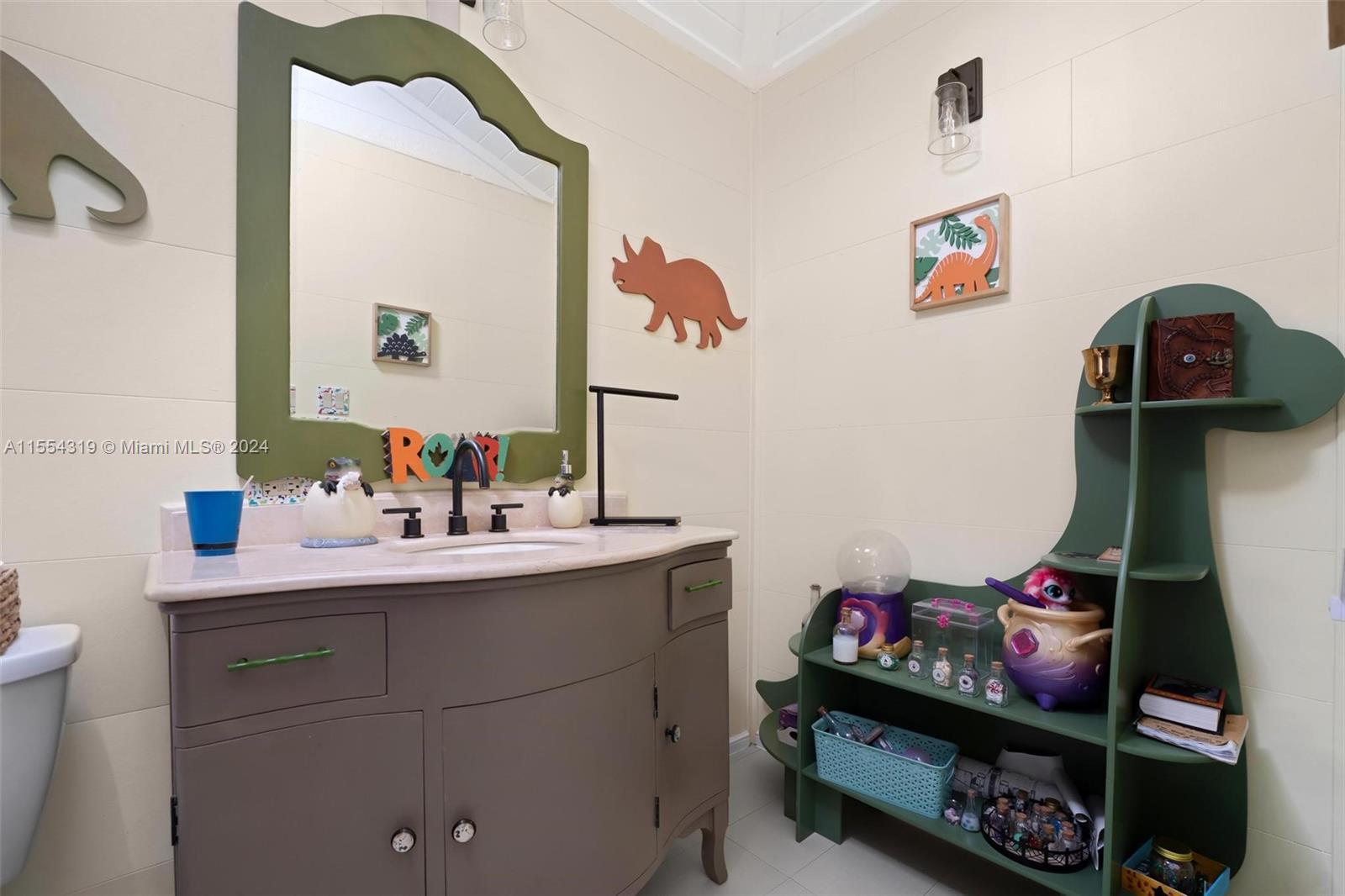 Bathroom in 2nd master suite