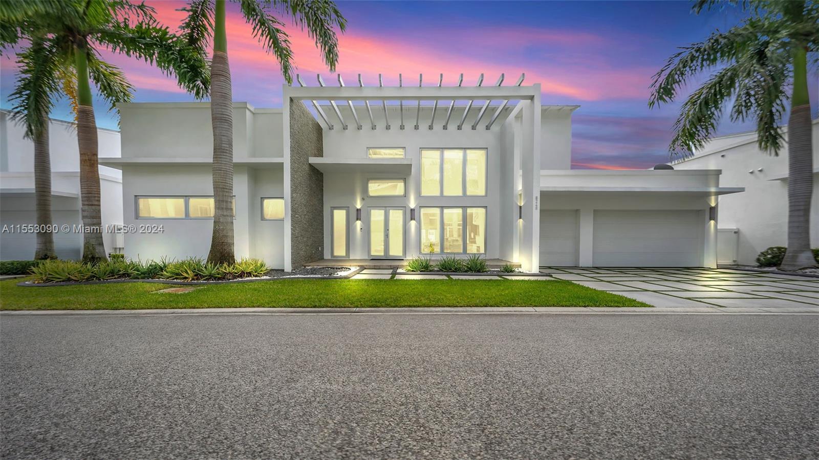 8248 34th Dr, Doral, FL 33122, 5 Bedrooms Bedrooms, ,6 BathroomsBathrooms,Residential,For Sale,34th Dr,A11553090
