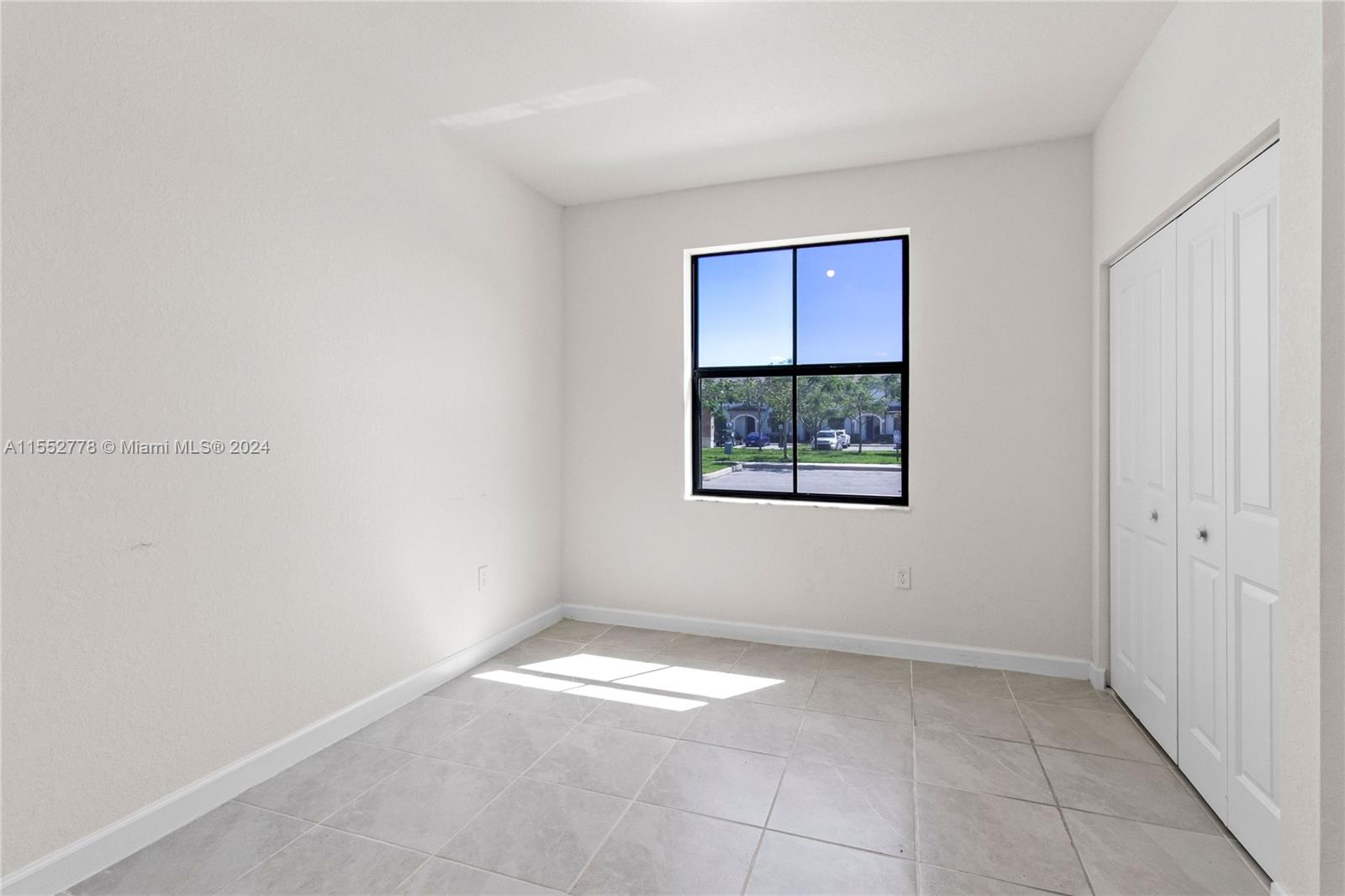 1 BEDROOM DOWNSTAIRS