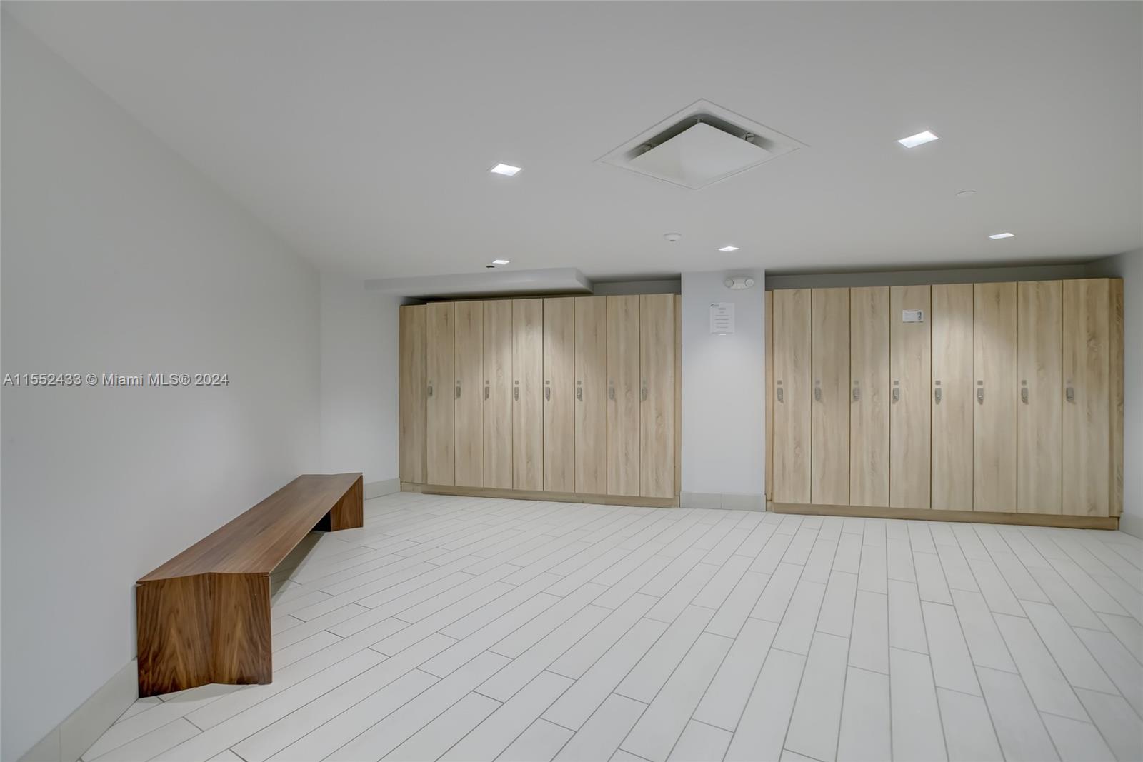 Looker Room
