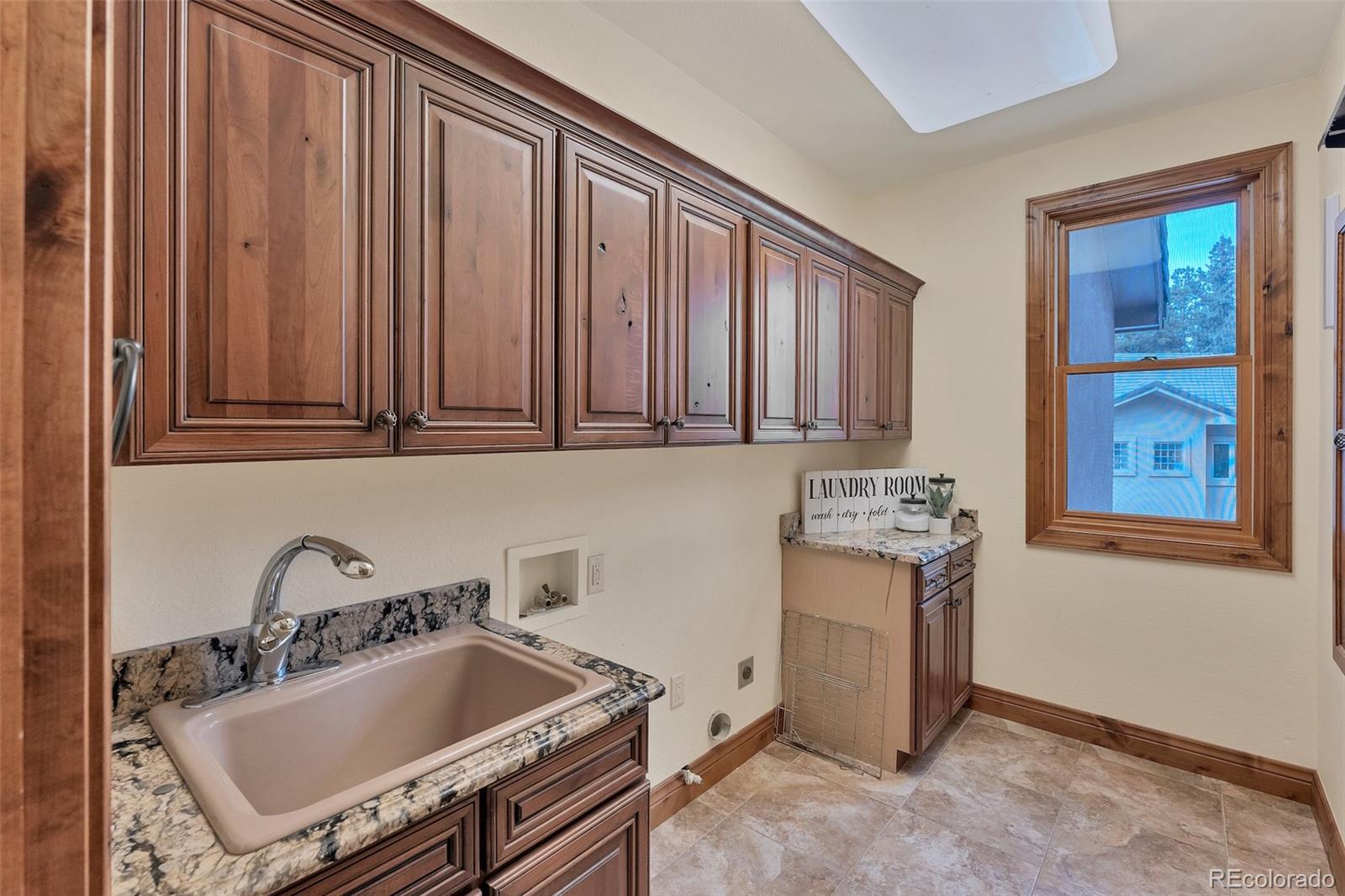 670 Chipmunk Drive, Woodland Park, CO 80863, 5 Bedrooms Bedrooms, ,5 BathroomsBathrooms,Residential,For Sale,Chipmunk,REC7558046