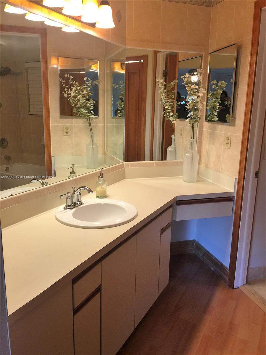 2nd Bathroom Bathroom