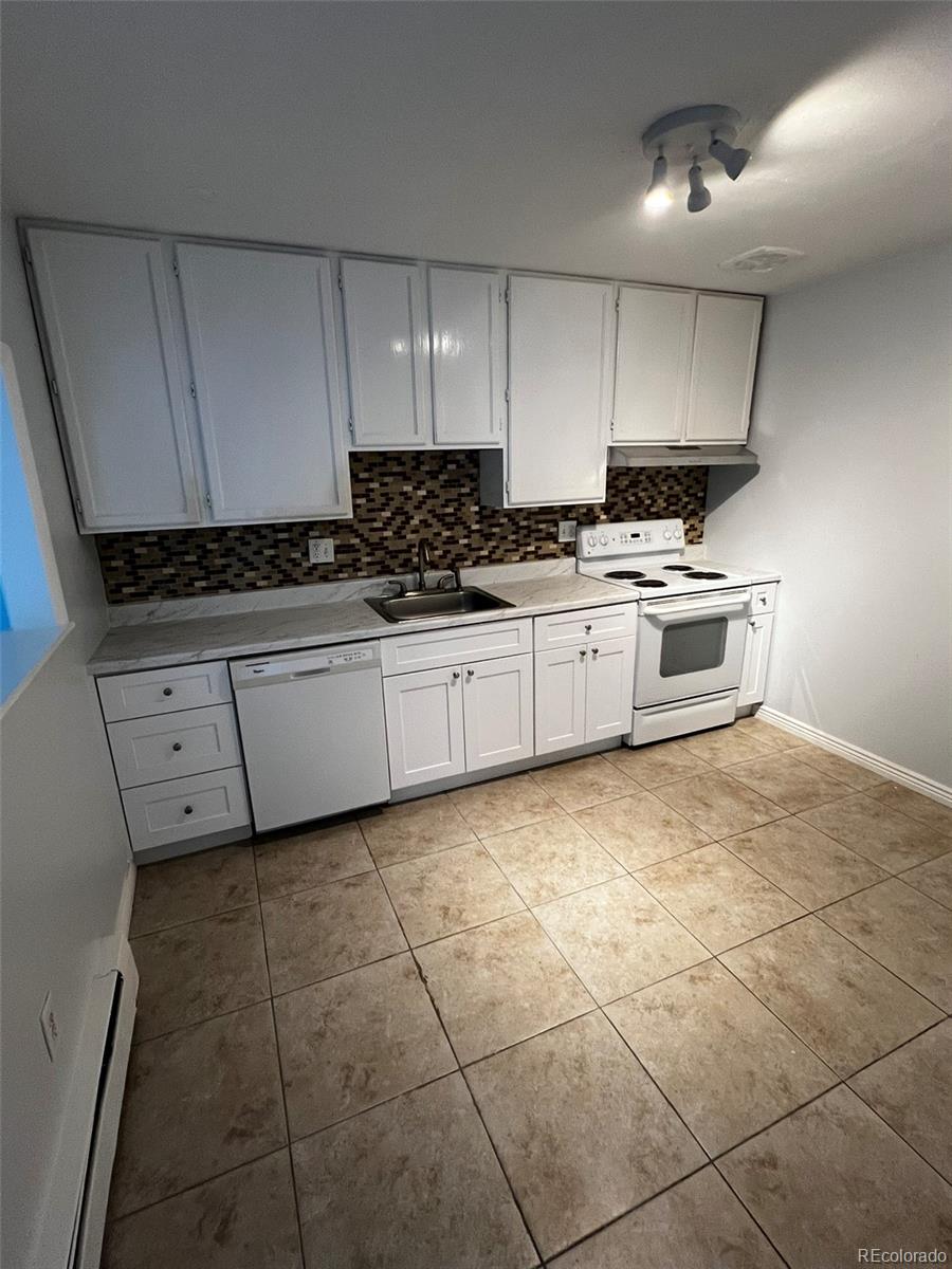 2595 S Sheridan Boulevard #23, Lakewood, CO 80227, 3 Bedrooms Bedrooms, ,1 BathroomBathrooms,Residential,For Sale,Green Gables,Sheridan,REC5311319