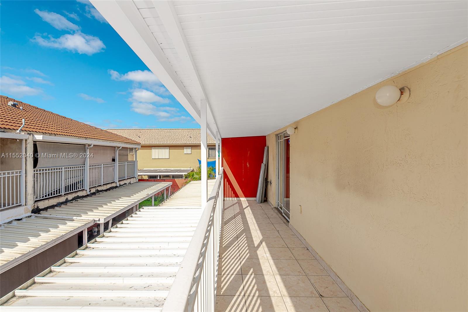 Access from main bedroom & kitchen