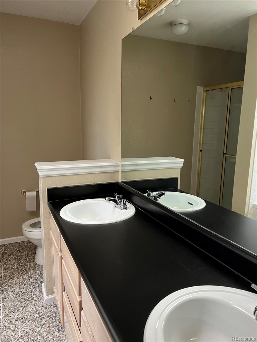 3677 S Uravan Street, Aurora, CO 80013, 3 Bedrooms Bedrooms, ,3 BathroomsBathrooms,Residential,For Sale,Uravan,REC6068497