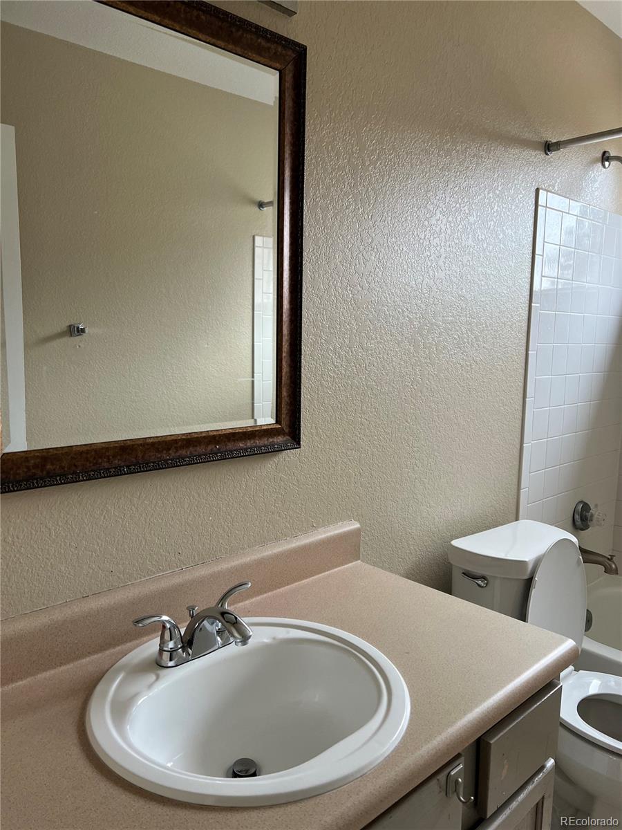 3677 S Uravan Street, Aurora, CO 80013, 3 Bedrooms Bedrooms, ,3 BathroomsBathrooms,Residential,For Sale,Uravan,REC6068497