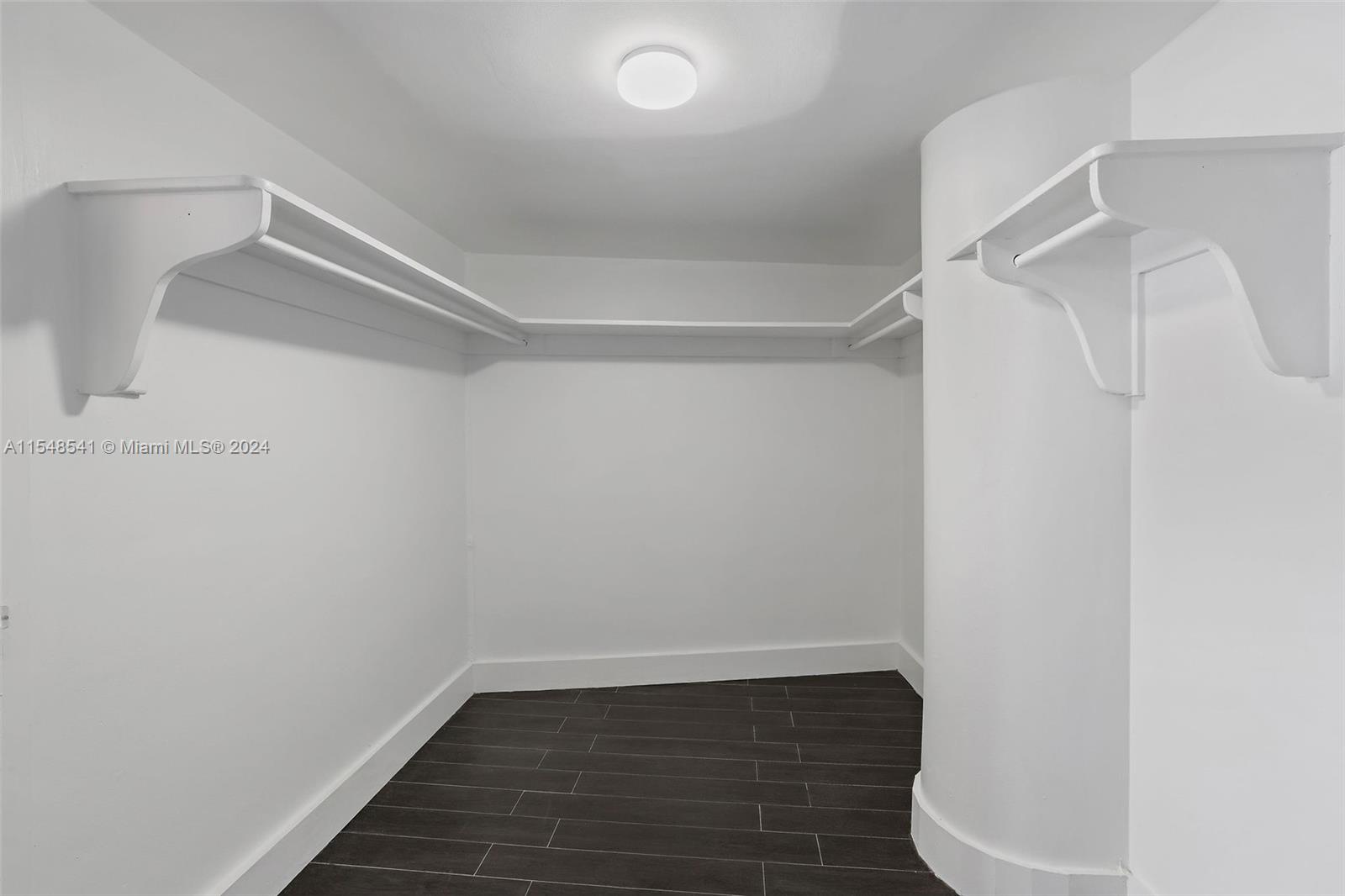 walk-in closet