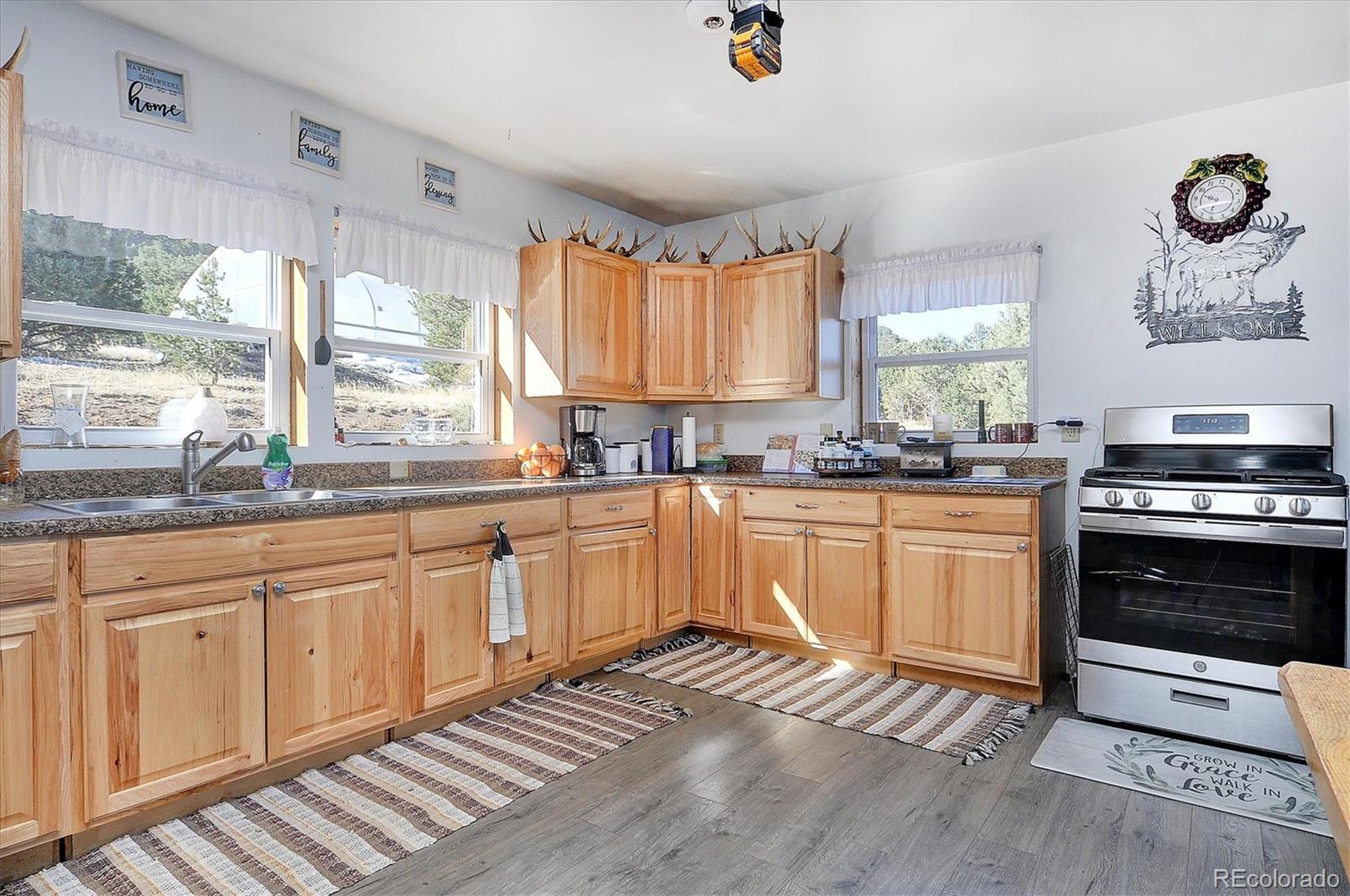 1700 Mitchell Mountain Road, Westcliffe, CO 81252, 3 Bedrooms Bedrooms, ,2 BathroomsBathrooms,Residential,For Sale,Mitchell Mountain,REC4059458