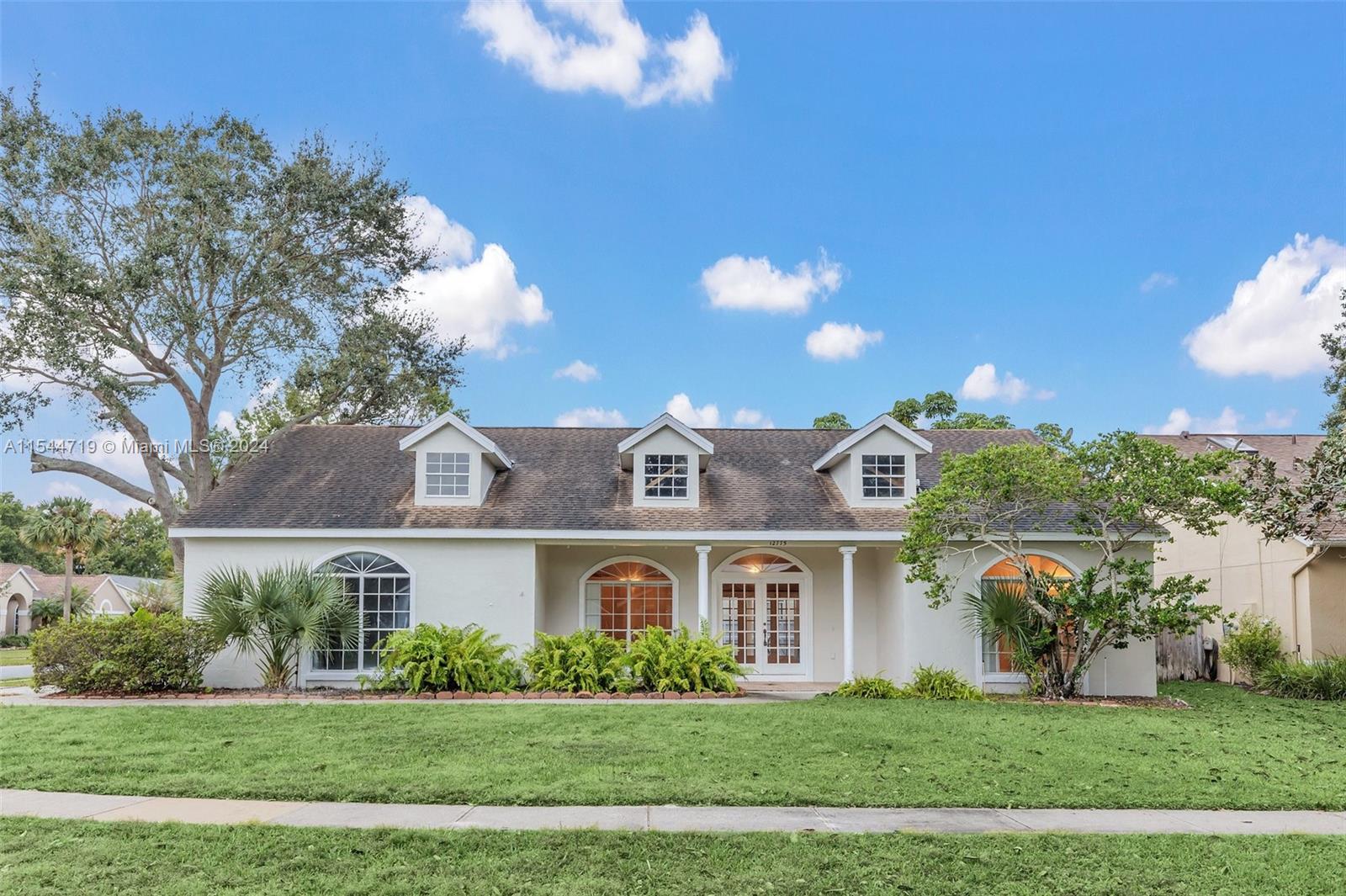 12775 Forestedge Cir, Orlando, FL 32828, 3 Bedrooms Bedrooms, ,2 BathroomsBathrooms,Residential,For Sale,Forestedge Cir,A11544719