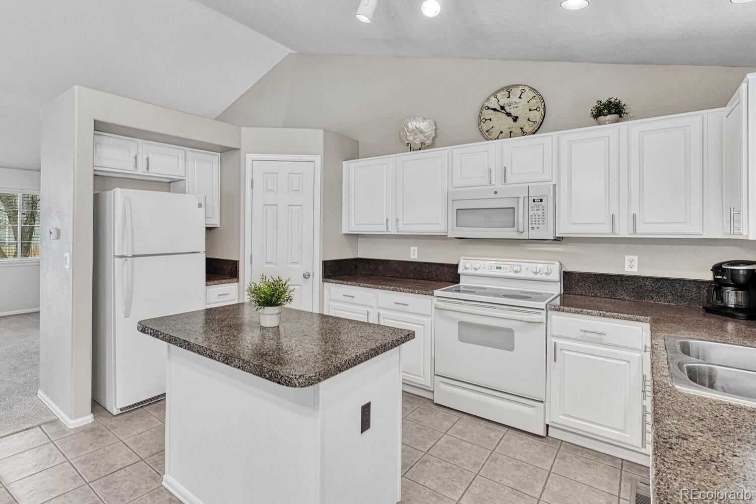 11127 W Progress Avenue, Littleton, CO 80127, 3 Bedrooms Bedrooms, ,3 BathroomsBathrooms,Residential,For Sale,Progress,REC2696670