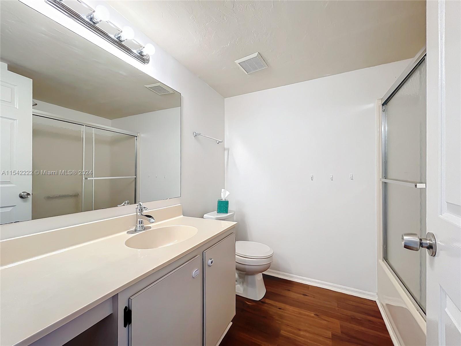 2nd bathroom