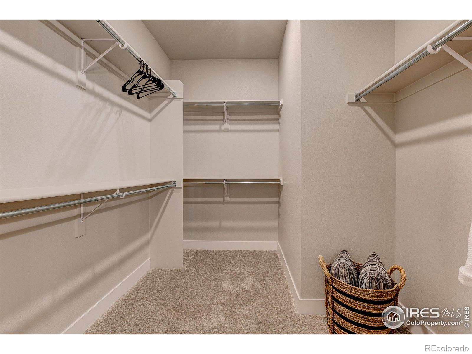 235 High Point Drive #104, Longmont, CO 80504, 3 Bedrooms Bedrooms, ,2 BathroomsBathrooms,Residential,For Sale,High Point,RECIR1005548