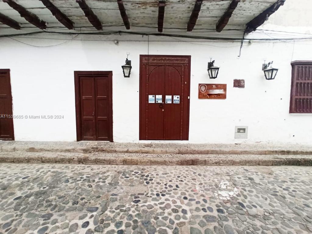 CARRERA 10 CASA 10-71, FL 11574, ,Income,For Sale,CASA 10-71,A11539685