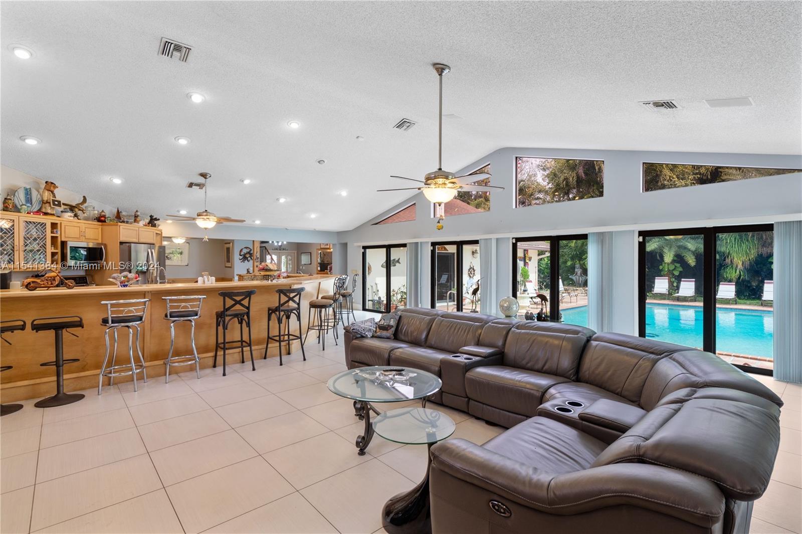 Has vaulted ceiling.