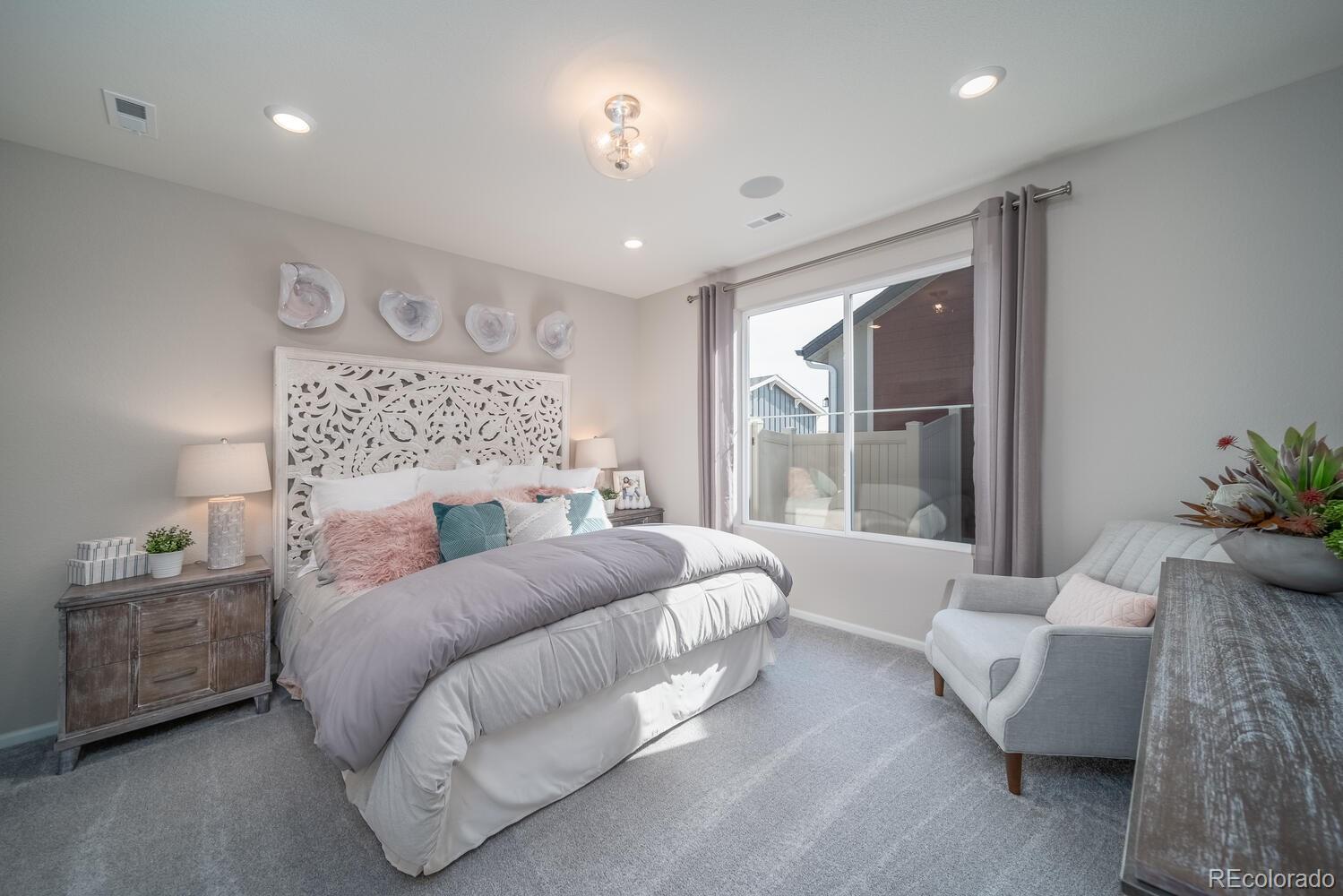 5136 N Quemoy Court, Aurora, CO 80019, 2 Bedrooms Bedrooms, ,2 BathroomsBathrooms,Residential,For Sale,Quemoy,REC9394244