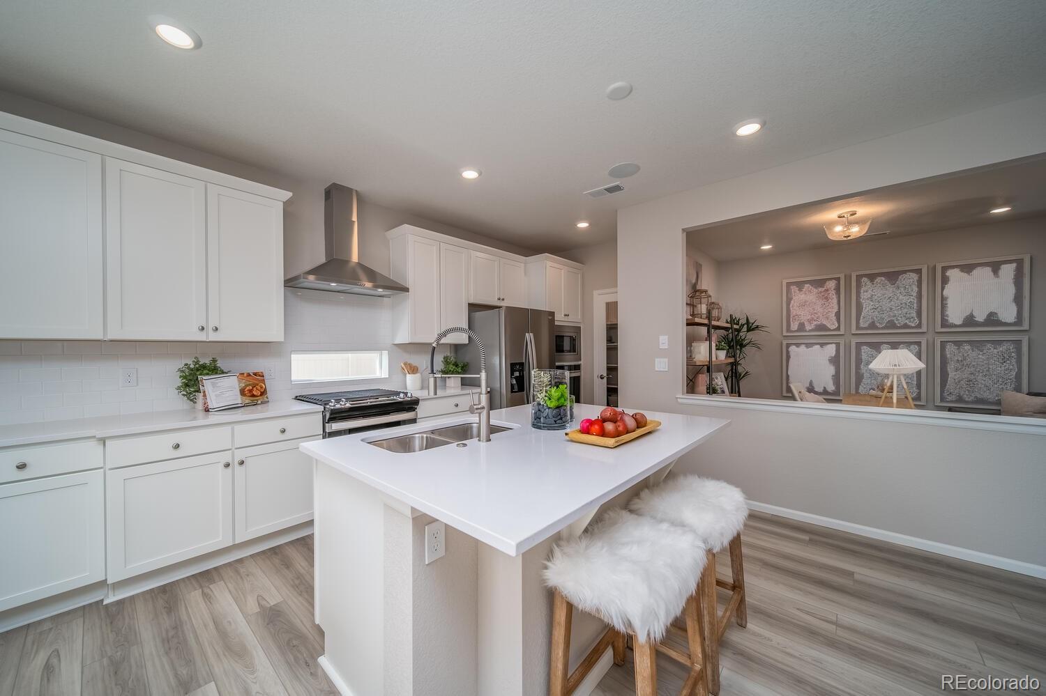 5136 N Quemoy Court, Aurora, CO 80019, 2 Bedrooms Bedrooms, ,2 BathroomsBathrooms,Residential,For Sale,Quemoy,REC9394244