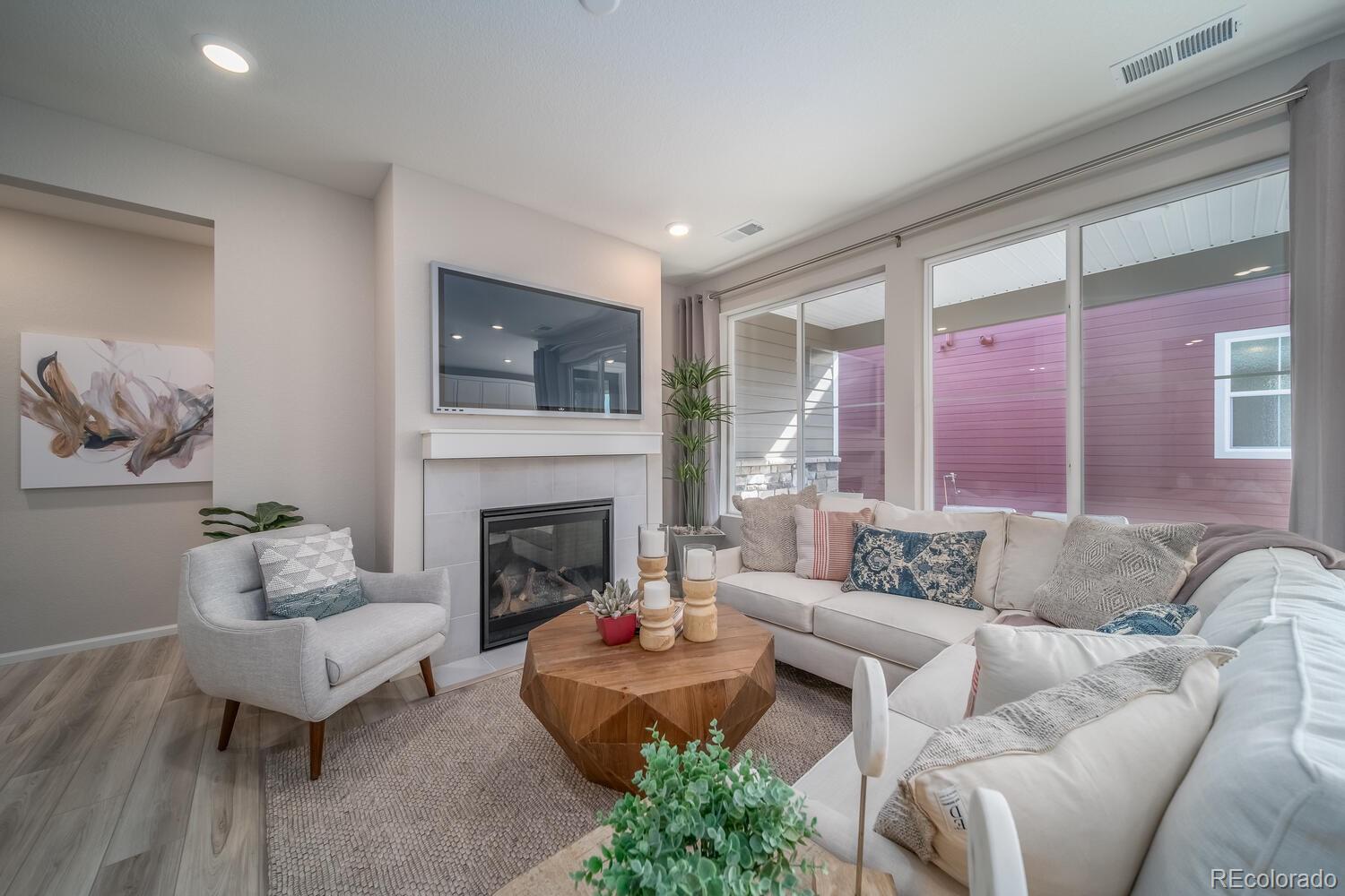 5136 N Quemoy Court, Aurora, CO 80019, 2 Bedrooms Bedrooms, ,2 BathroomsBathrooms,Residential,For Sale,Quemoy,REC9394244