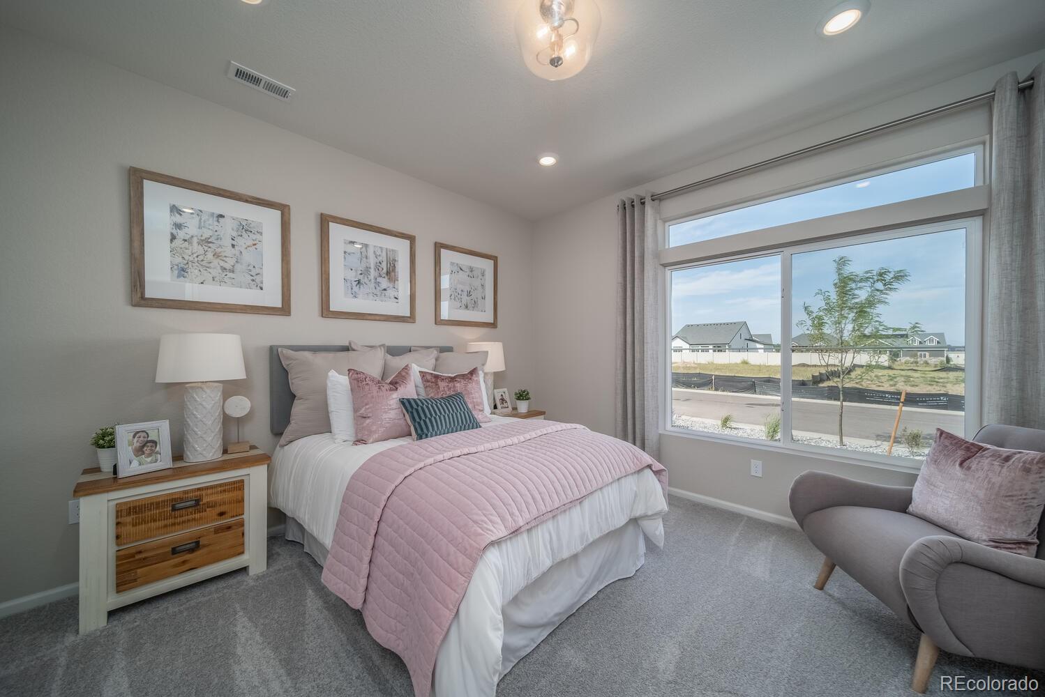 5136 N Quemoy Court, Aurora, CO 80019, 2 Bedrooms Bedrooms, ,2 BathroomsBathrooms,Residential,For Sale,Quemoy,REC9394244