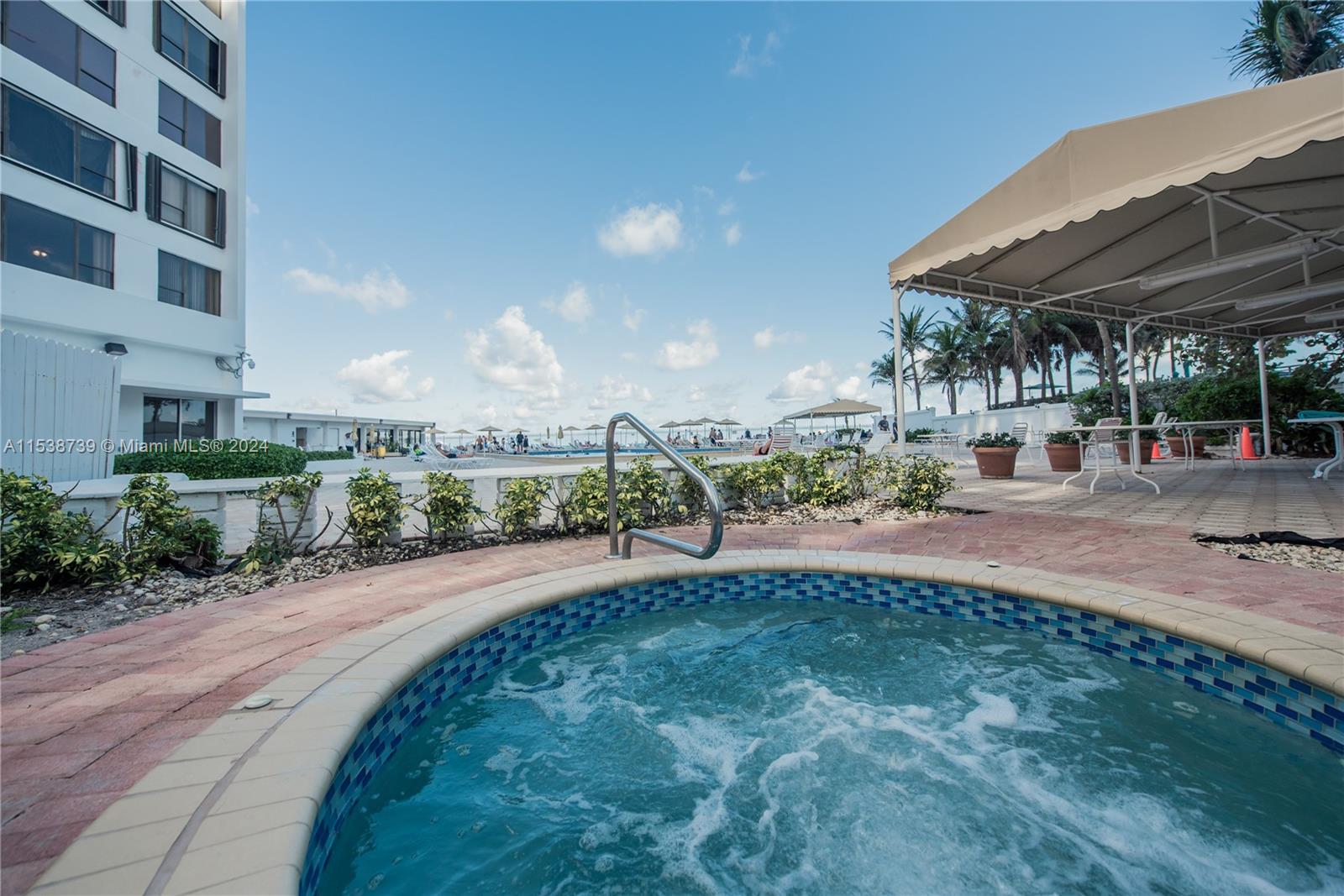 Jacuzzi