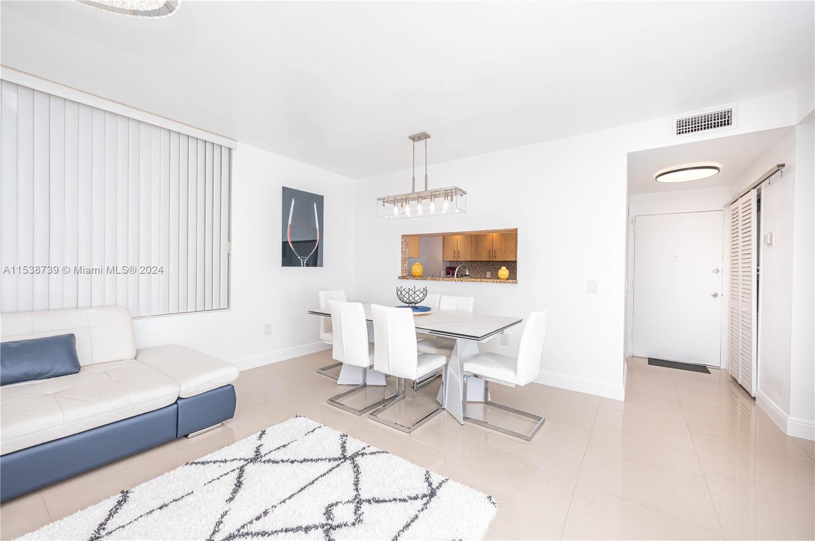 Living/Dining Room