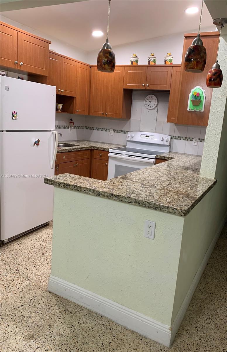 Kitchen & Bar