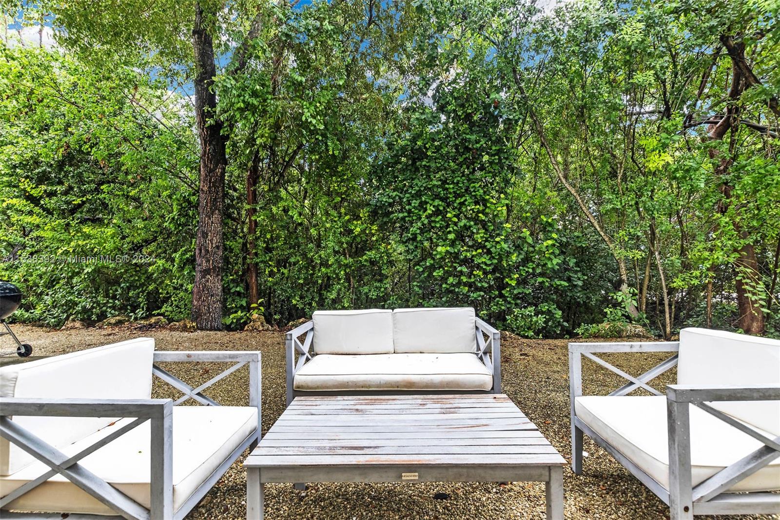 Outdoor space for Lower Level Guest Suite