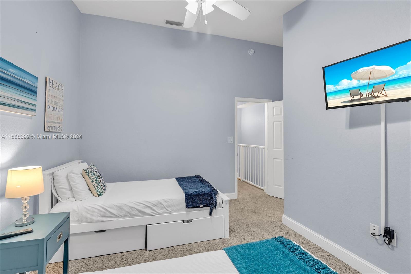 Second upstairs bedroom