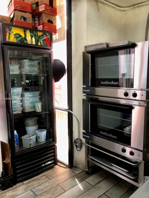 Food Cooler & Ovens (warming & cooking)