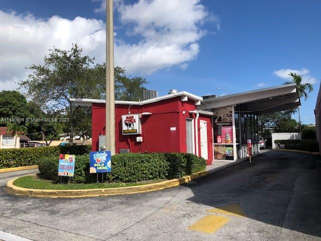 Curb & Drive-thru (front right side view)