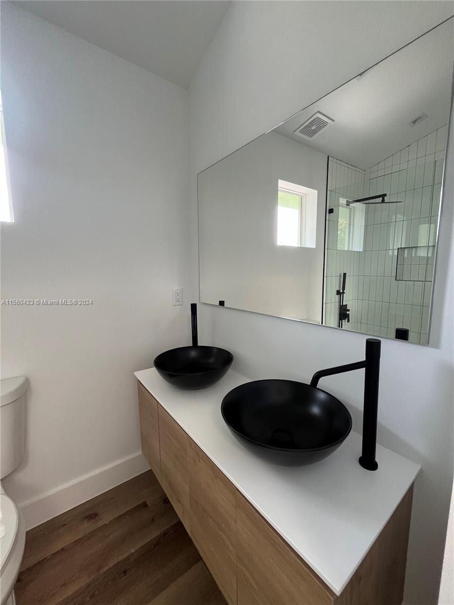 Upstairs bathroom, double vanity