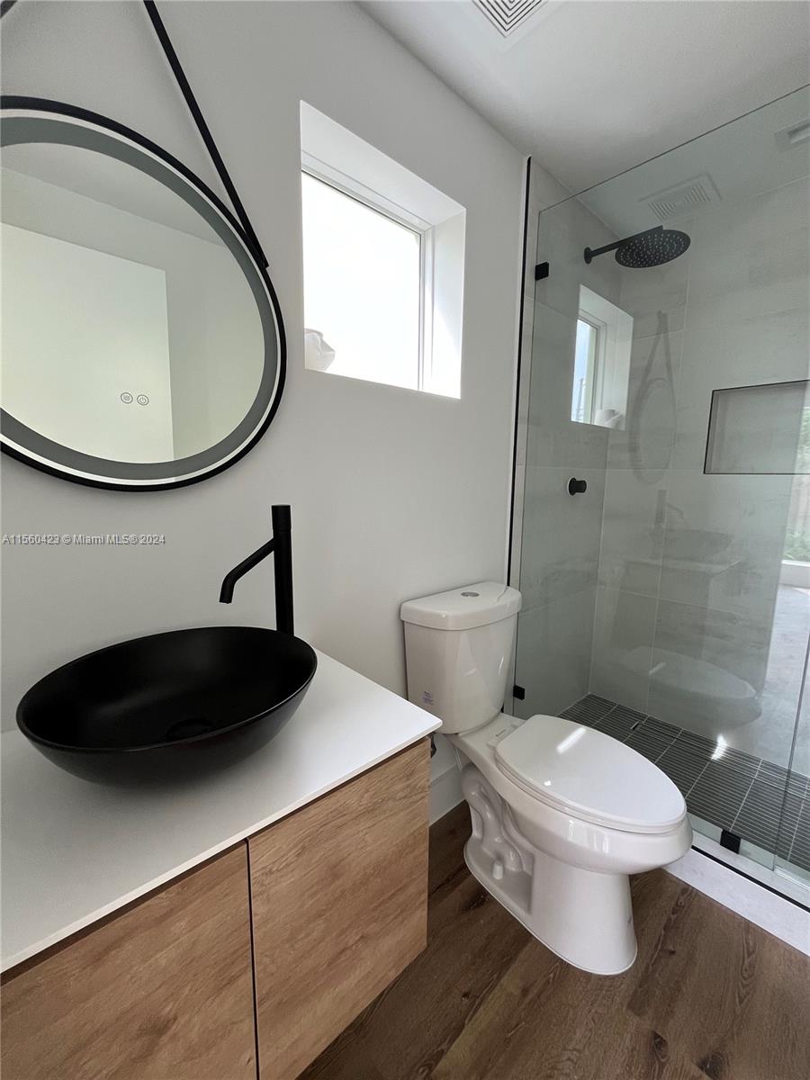 Ensuite bathroom for first floor bedroom