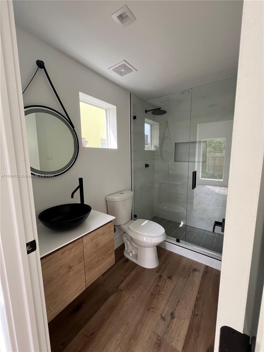 Ensuite bathroom for first floor bedroom